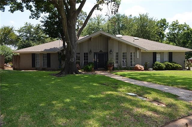 1st image of 1704 Tennyson Dr