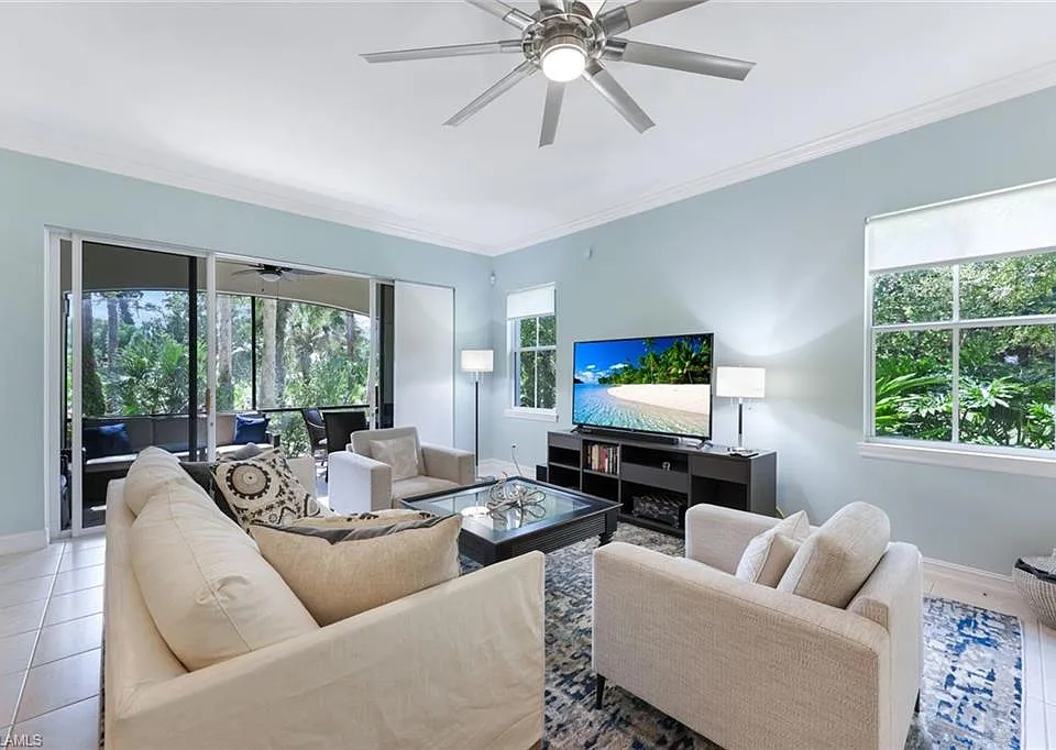 2662 Bolero Dr #10