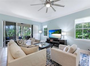 2662 Bolero Dr #10, Naples, FL 34109