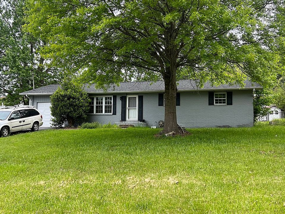 1st image of 379 Wexford Ln
