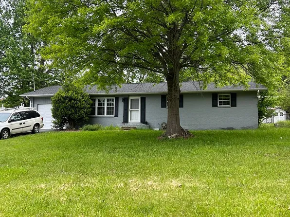 379 Wexford Ln, Blountville, TN 37617