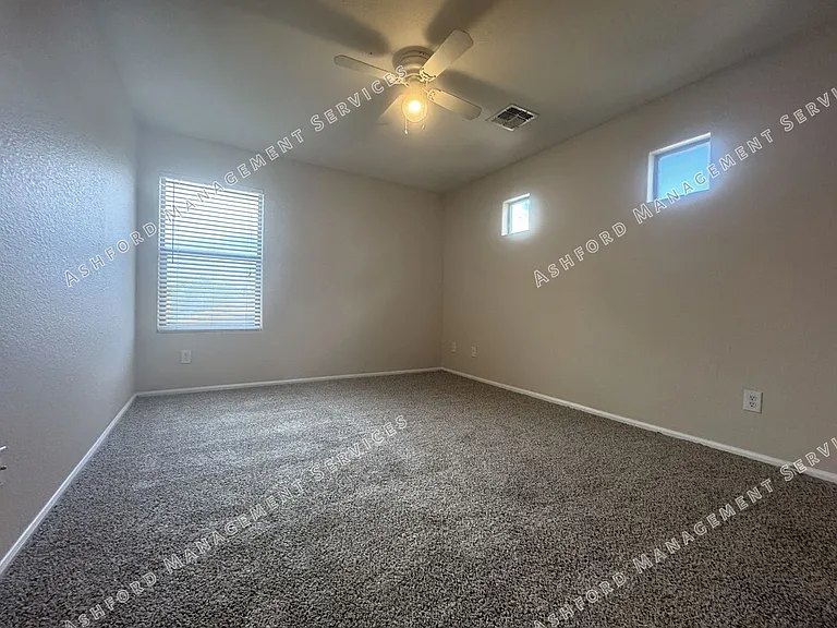 8303 S 47th Ln — Photo 30