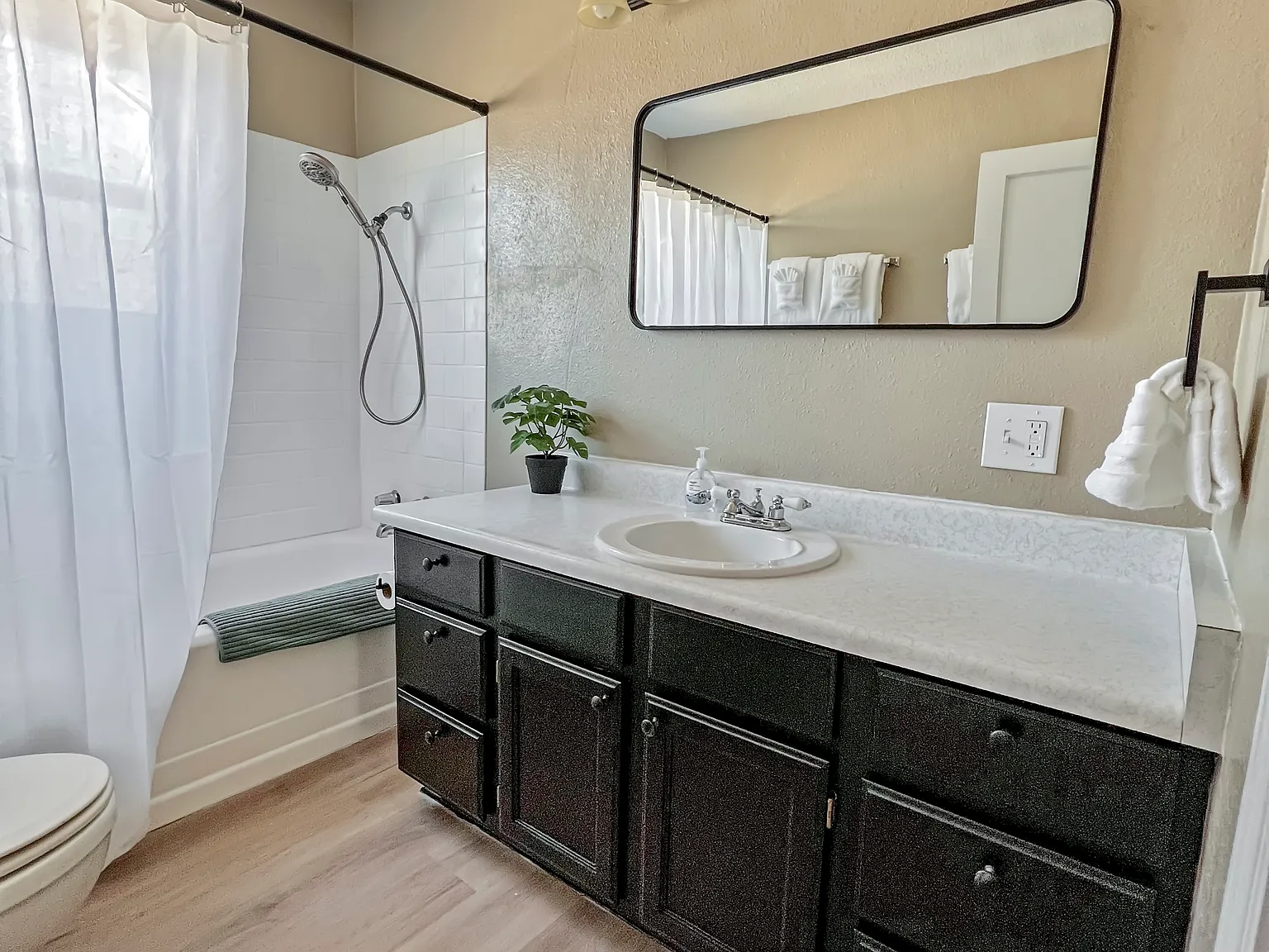 2 bed, 400 sqft, $1,500 — Photo 2
