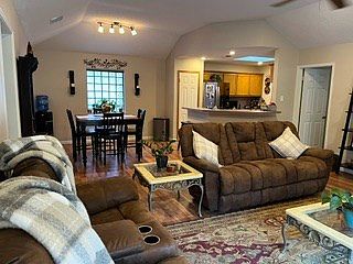 4th image of 4518 Oak Canyon Ln