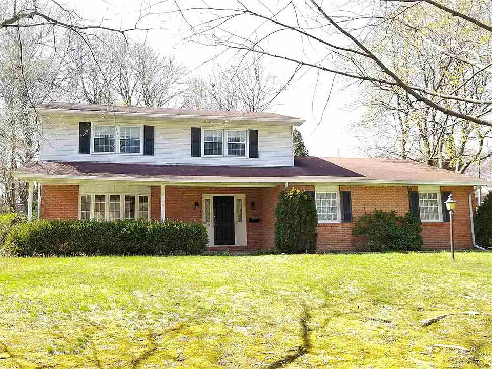 1st image of 2701 S Twyckenham Dr