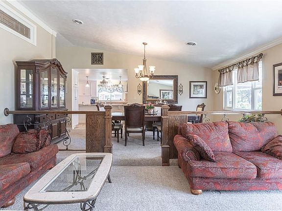 5th image of 2140 Oak Tree Dr E