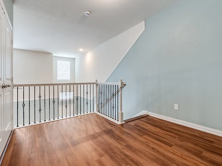 531 Matthew Pl — Photo 7