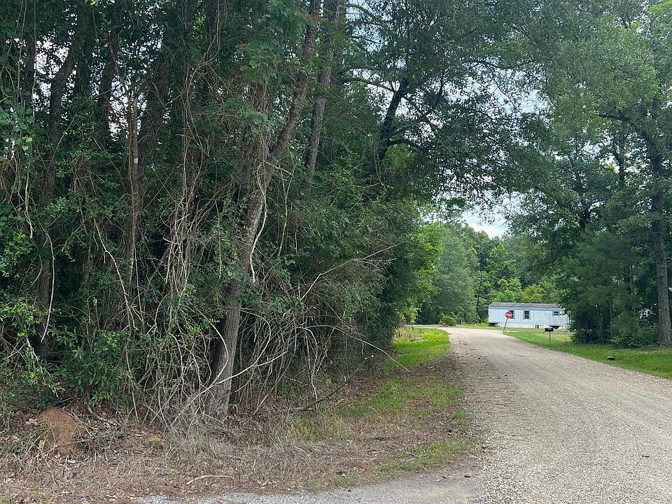 2nd image of 2255 Love Rd