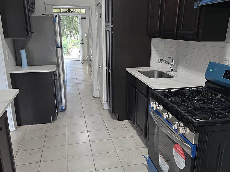 531 Willow Ave — Photo 6
