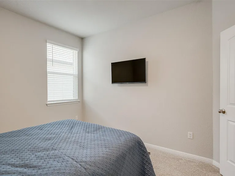 102 Rainmaker Cv — Photo 24
