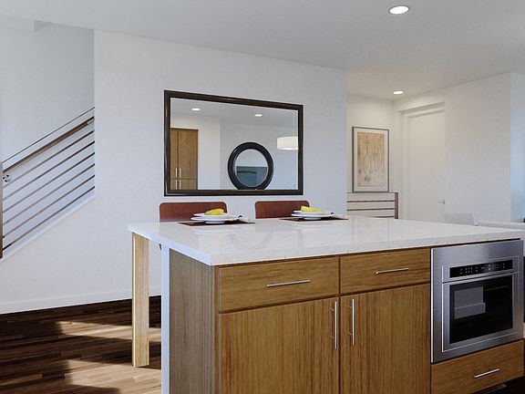 5th image of 13123 W Victory Blvd