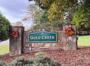 5696 Gold Creek Bay Dr, Hickory, NC 28601
