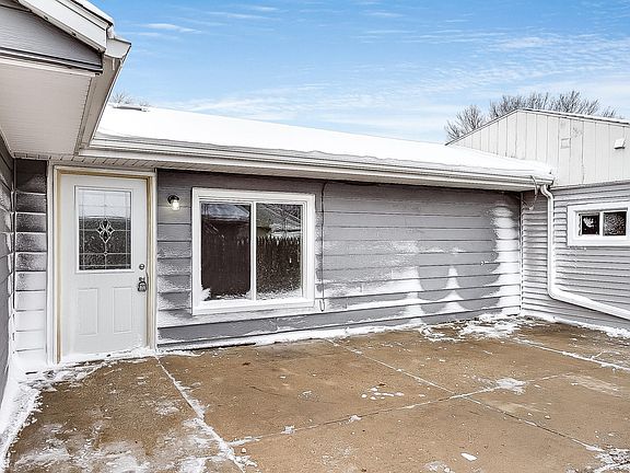 2121 Virginia St Racine WI-print-020-9-I