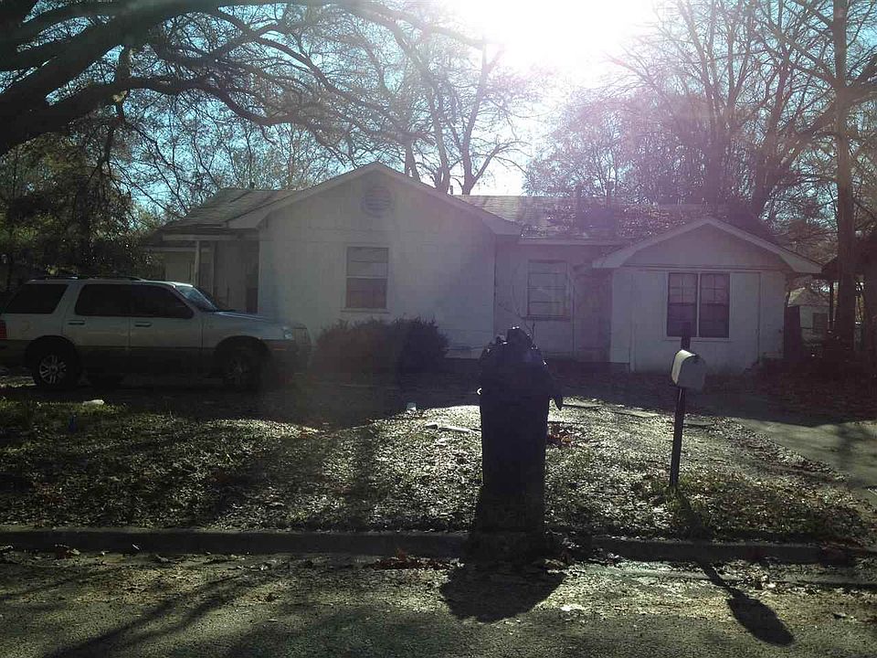 1st image of 820 Hickam Dr