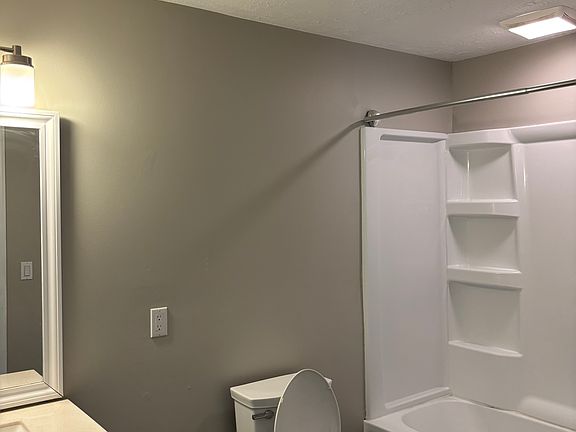 5th image of 119 E 12th St