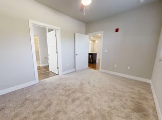 907 E Oak St #130, Mahomet, IL