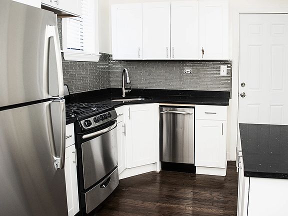 4th image of 3842 N Greenview Ave #3W