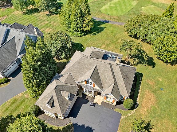 5th image of 18 Flagstick Ct
