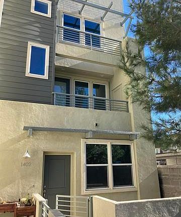 3rd image of 329 Antoni Gln Unit 1402