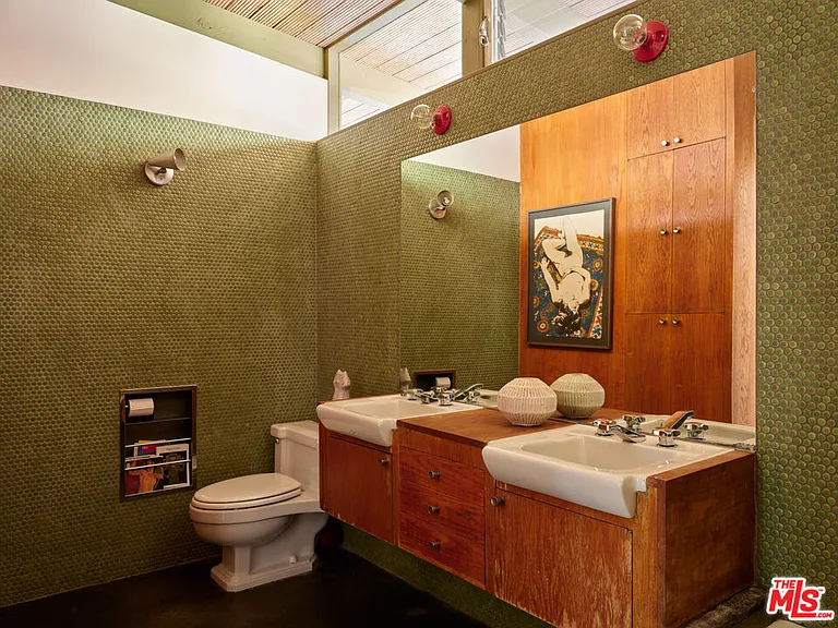 8973 Wonderland Park Ave — Photo 25