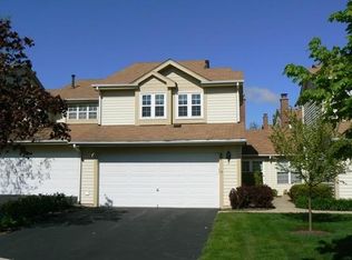 40 Sarahs Grove Ln, Schaumburg, IL 60193