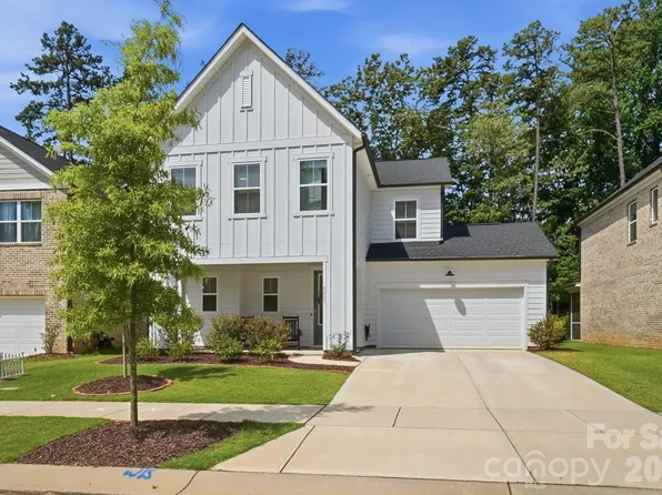 8205 Franklin Trail St, Mint Hill, NC 28227