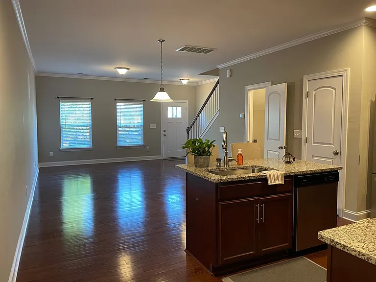 2510 Gallery Dr — Photo 6