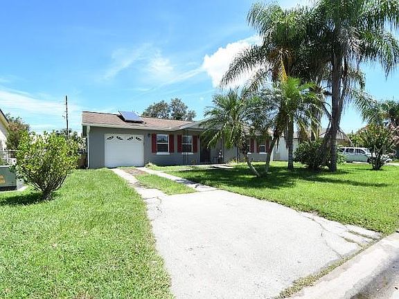 3rd image of 137 Poinsettia Dr
