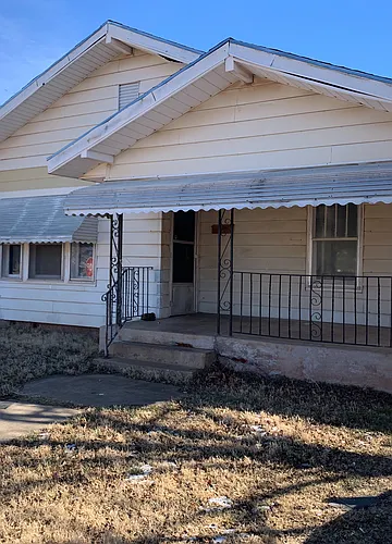 1301 Giddings St Photo 1