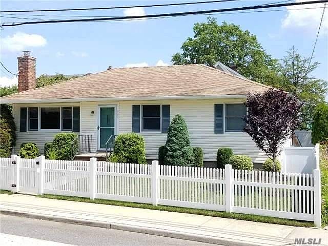 1st image of 121 S Forest Ave