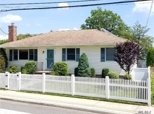 121 S Forest Ave, Rockville Centre, NY 11570