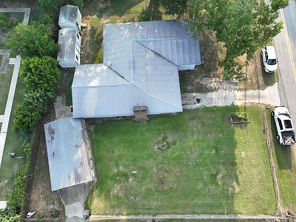 3rd image of 101 Miller St
