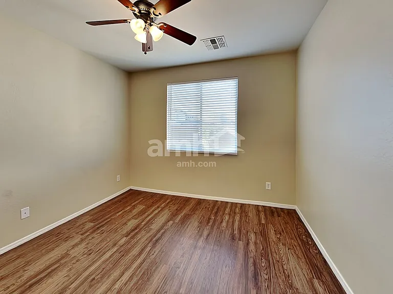 7227 W Darrow St — Photo 15