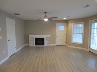 650 Chinquapin Dr, Lyndhurst, VA 22952