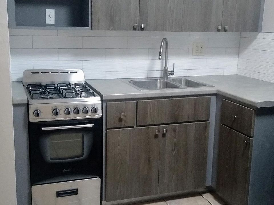 Kitchen, gas stove