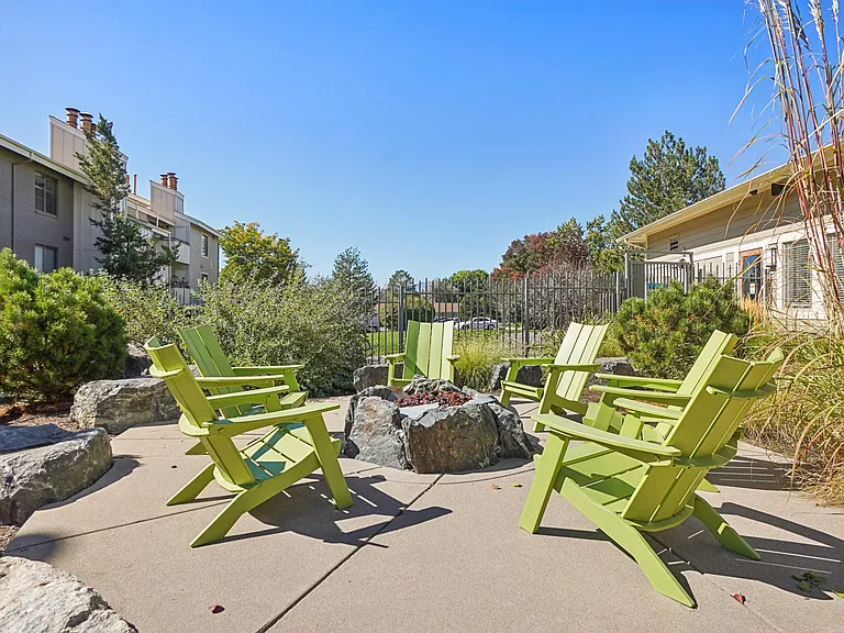 Deer Crest Apartments — Photo 22