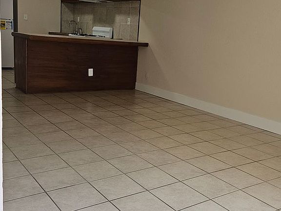 5th image of 1324 Winn Dr APT D