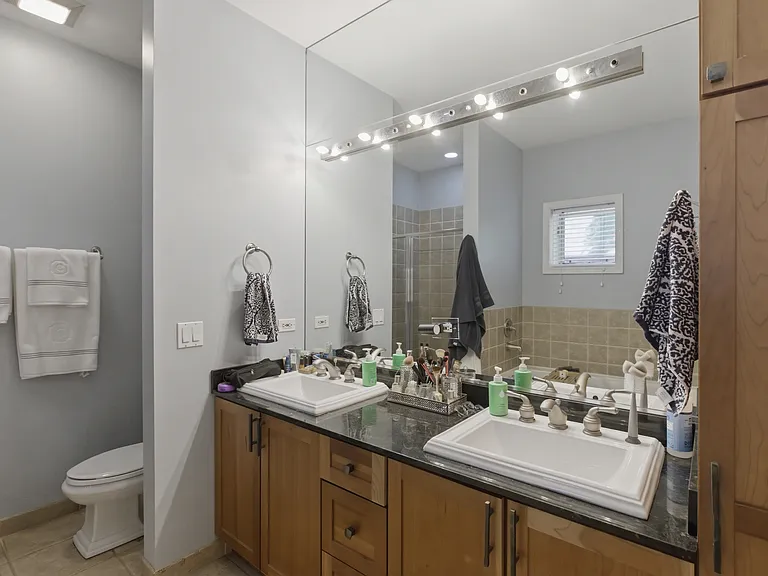 1323 S Indiana Pkwy #TOWNHOME — Photo 12