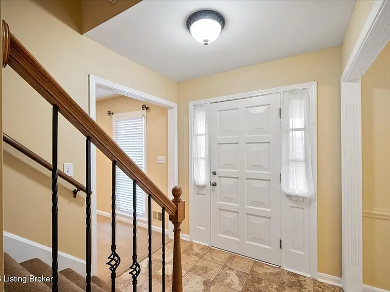 9903 Welshpool Ct — Photo 7