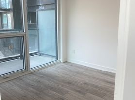 1100 Sheppard Ave N