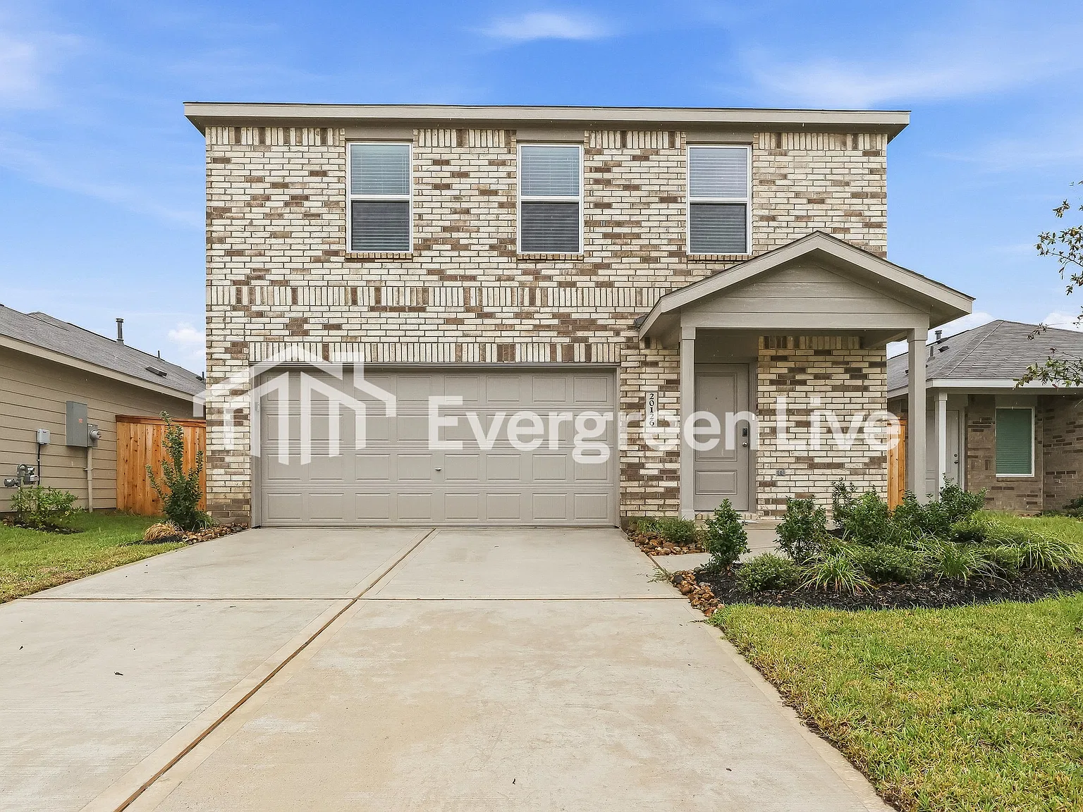 4 bed, 2.5 bath, 1979 sqft, $1,945 — Photo 1