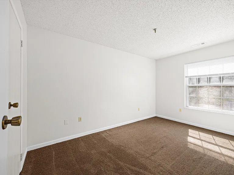 2105 N Keebler Ave #D — Photo 9