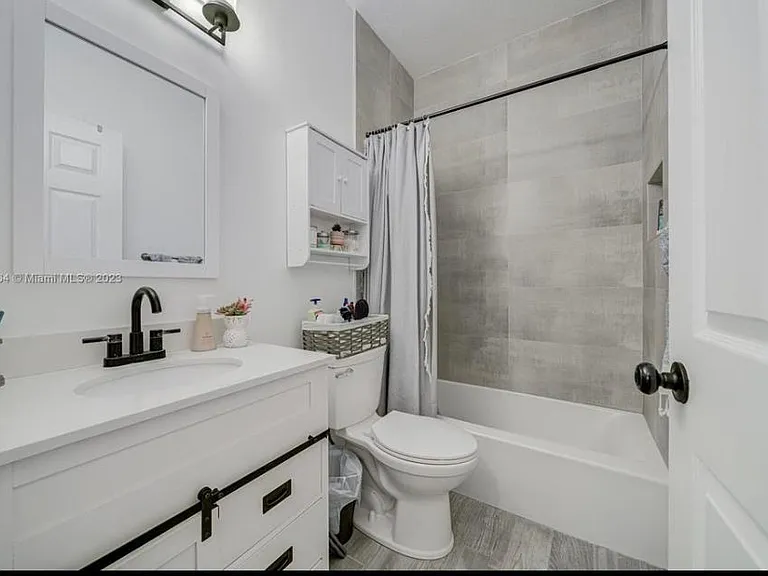 11325 NW 87th Ln — Photo 4