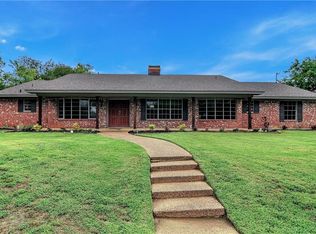 2705 Shoreline Dr, Sherman, TX 75092