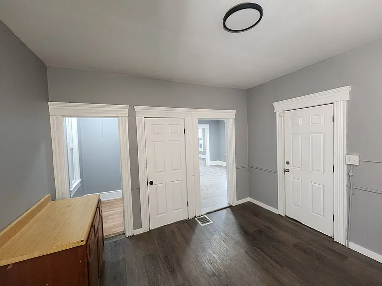 2188 E 36th St — Photo 10