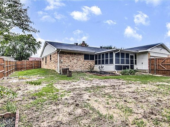 4th image of 2309 Camp David Dr