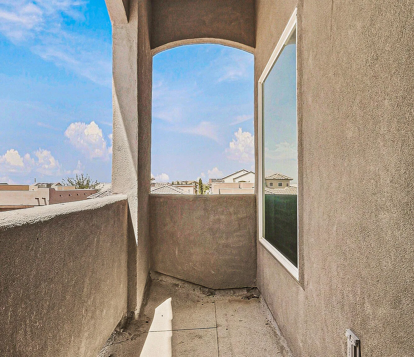 3 bed, 2.5 bath, 1799 sqft, $2,200 — Photo 4