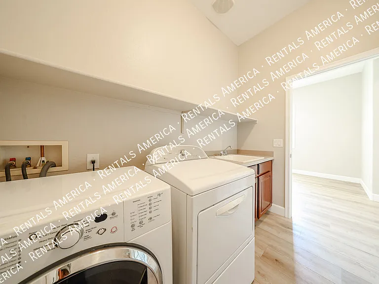 18676 E Braeburn Ln — Photo 22