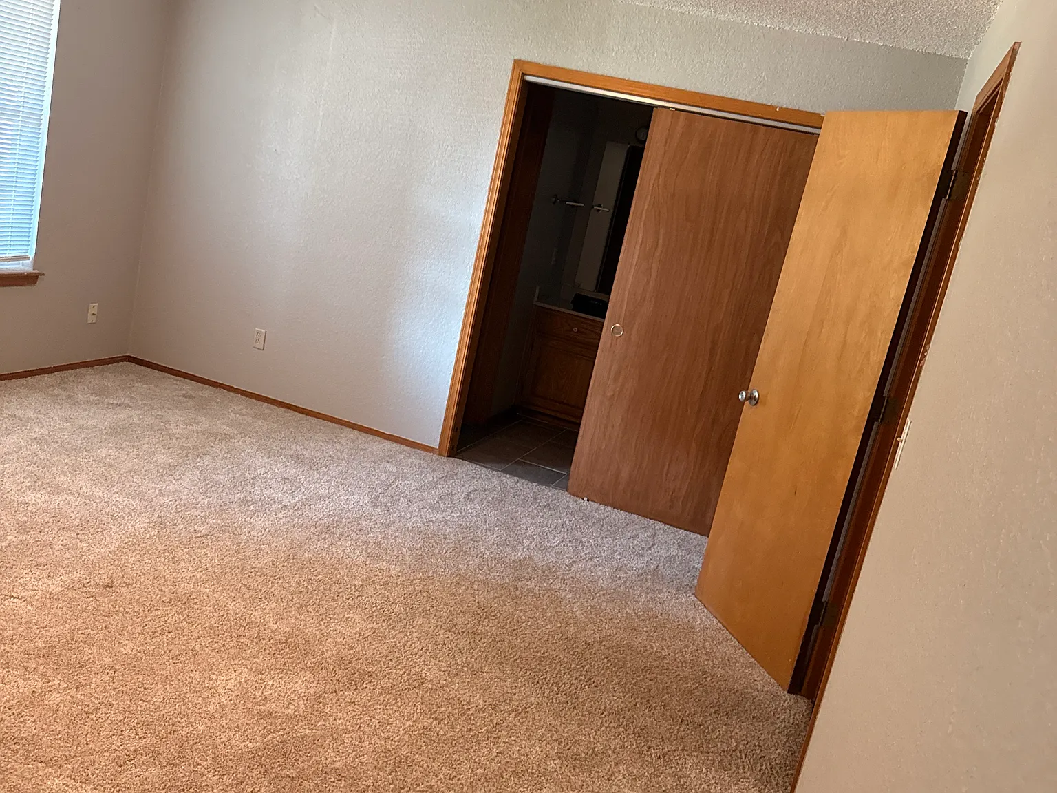 3 bed, 1814 sqft, $1,999 — Photo 4