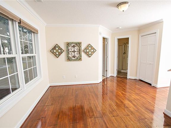 3rd image of 9514 14th Bay St